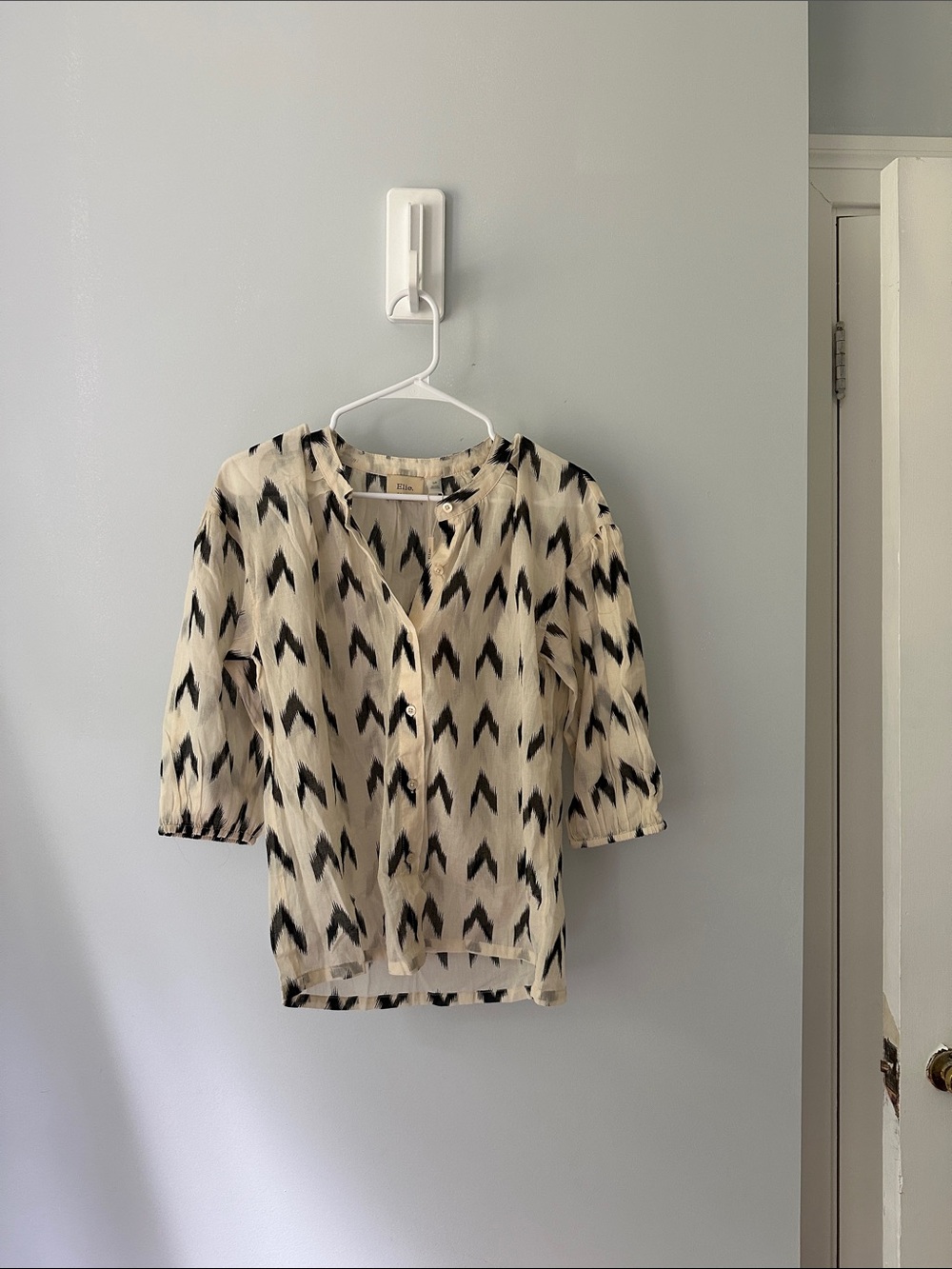 Elie Tahari Cream and Black Patterned Button-Front Blouse
